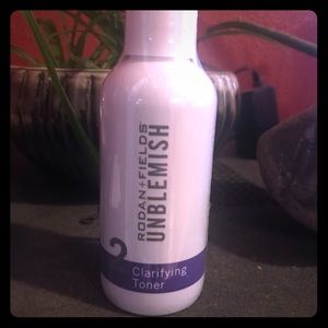 Rodan and Fields Unblemish clarifying toner 4.2oz